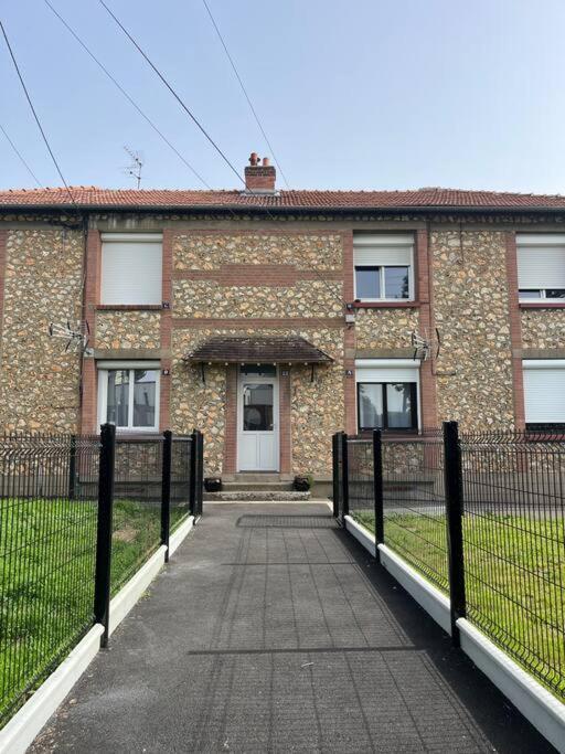 Logement 10 Minutes De Rouen Oissel Εξωτερικό φωτογραφία